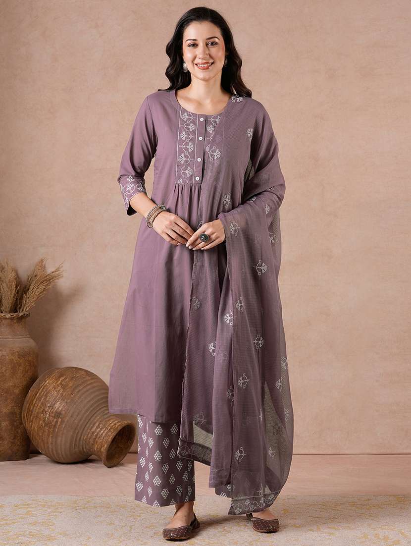 women embroidered three quarter sleeves kurta pant set with dupatta