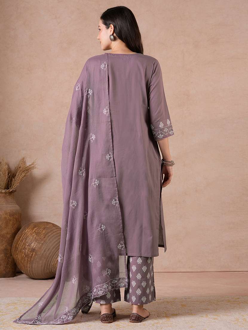 women embroidered three quarter sleeves kurta pant set with dupatta - 22601156 -  Standard Image - 3