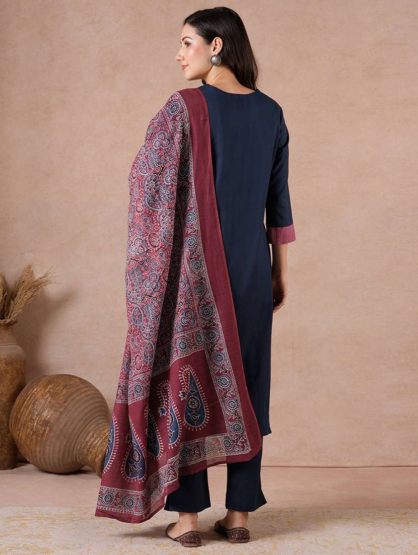 women embroidered three quarter sleeves kurta pant set with dupatta - 22601157 -  Standard Image - 3