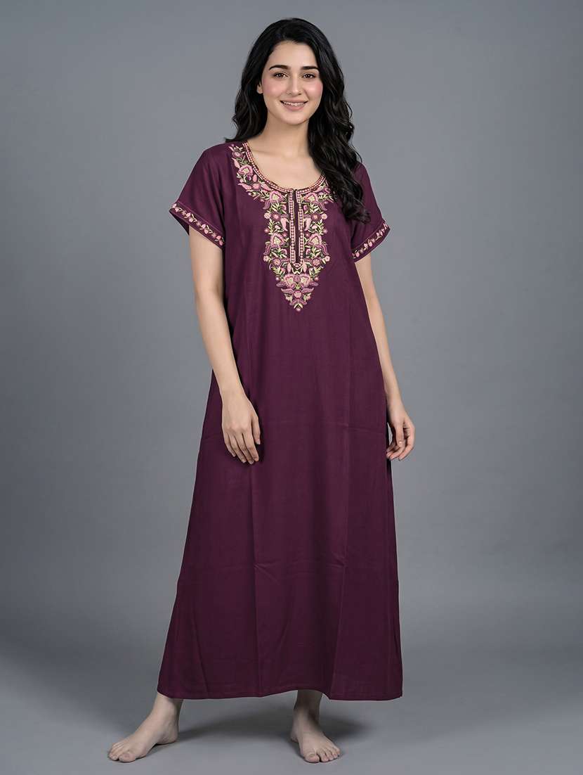 women embroidered short sleeves nighty