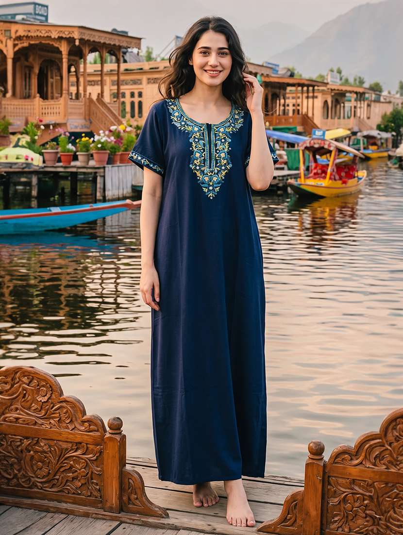 women embroidered short sleeves nighty