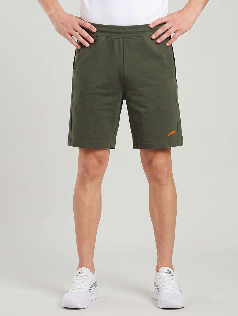 men color block mid rise regular fit shorts