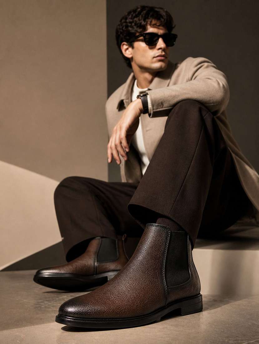 men textured high ankle boots - 22602843 -  Standard Image - 3