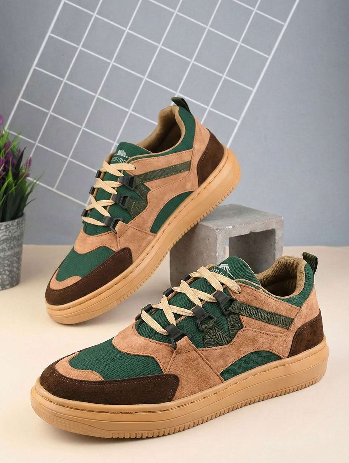 men color block lace up sneaker