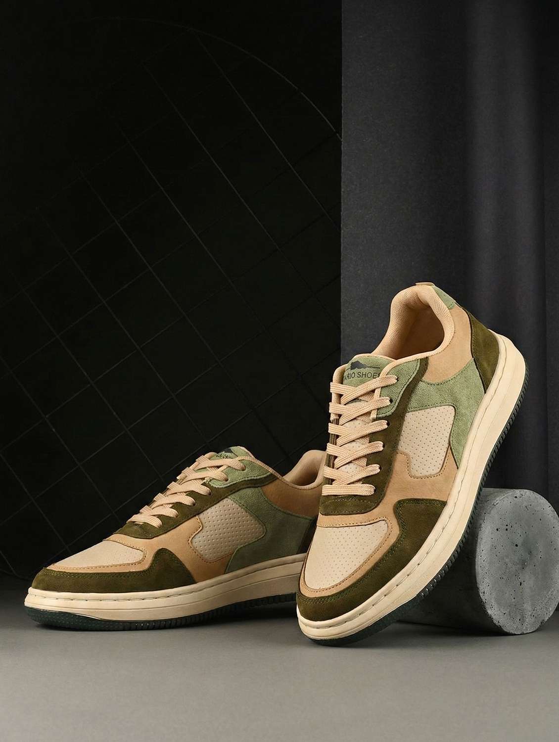 men color block lace up sneaker