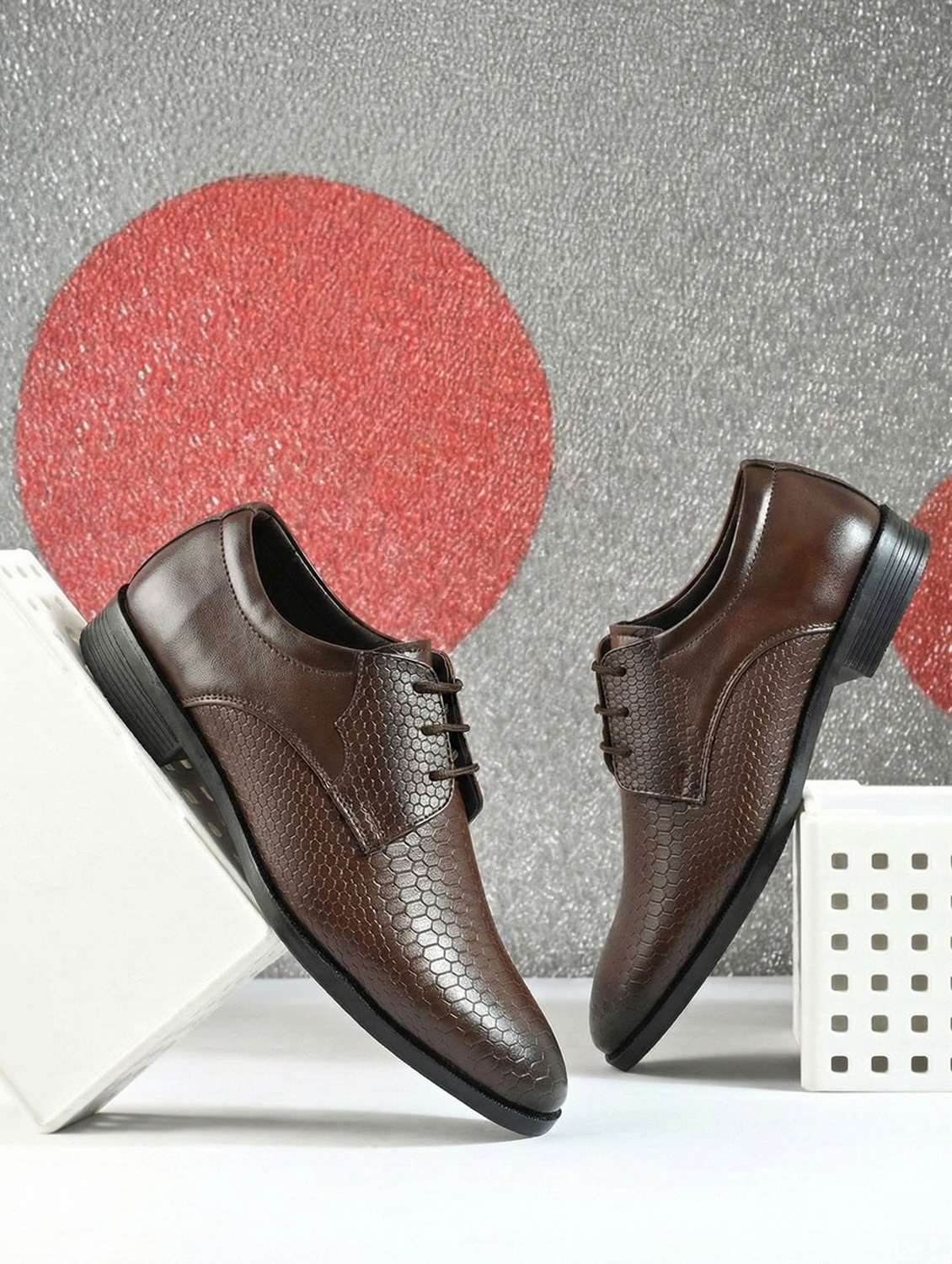 men brown lace-up derby