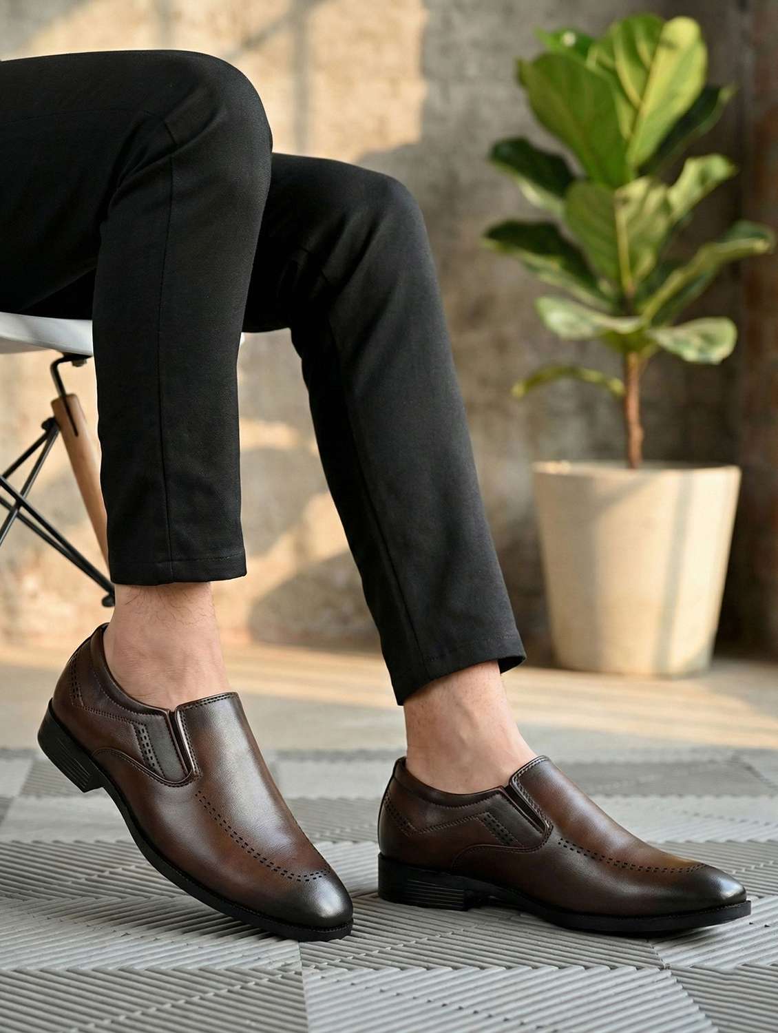 men solid slip on formal shoes - 22602886 -  Standard Image - 3