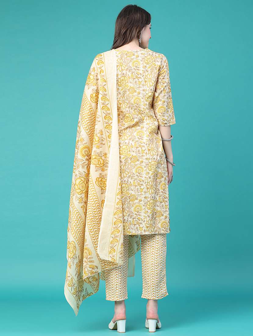 Women Printed Three Quarter Sleeves Kurta Pant Set With Dupatta - 22602978 -  Standard Image - 3