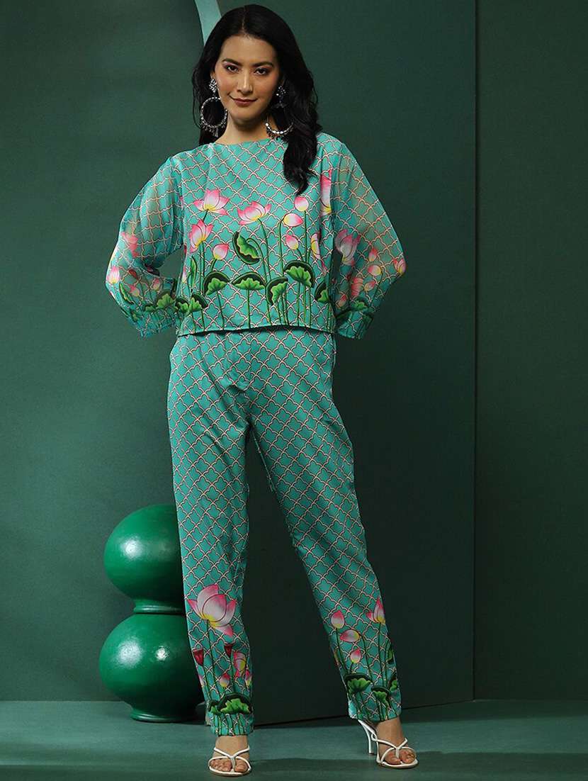 women printed long sleeves top and trouser co-ord set