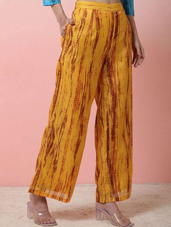 Women Printed Three Quarter Sleeves Kurta Pant Set With Dupatta - 22603076 -  Standard Image - 3