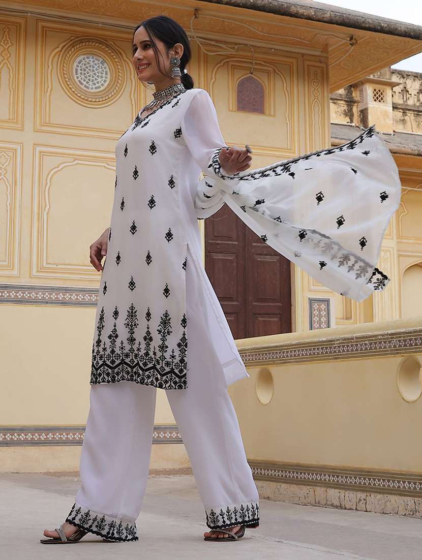 women embroidered three quarter sleeves kurta pant set with dupatta - 22603464 -  Standard Image - 5