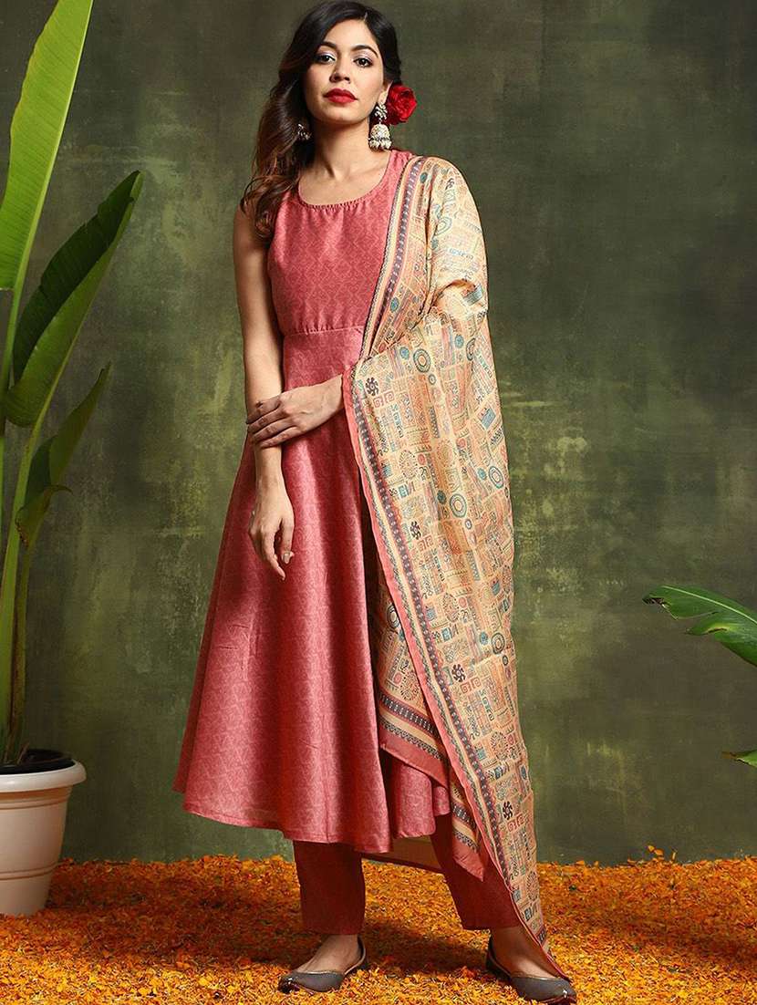 women self design sleeveless kurta pant set with dupatta