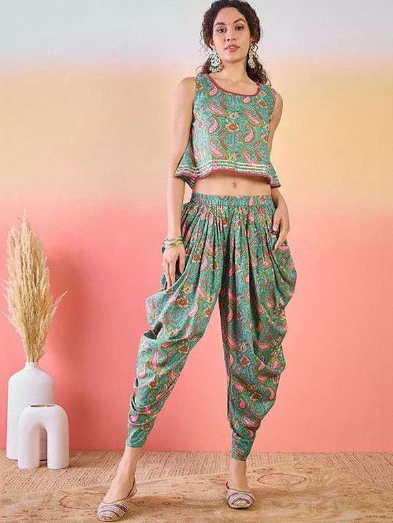 women printed sleeveless fusion set 