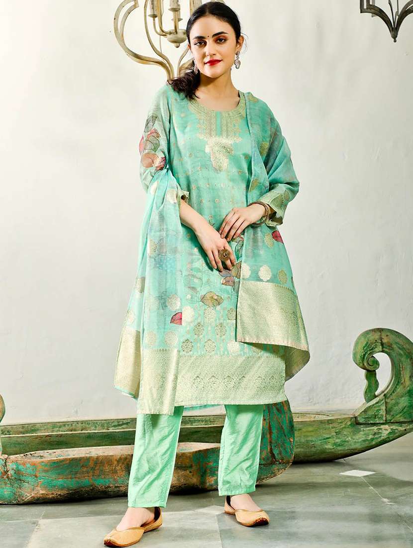 women printed long sleeves kurta pant set with dupatta