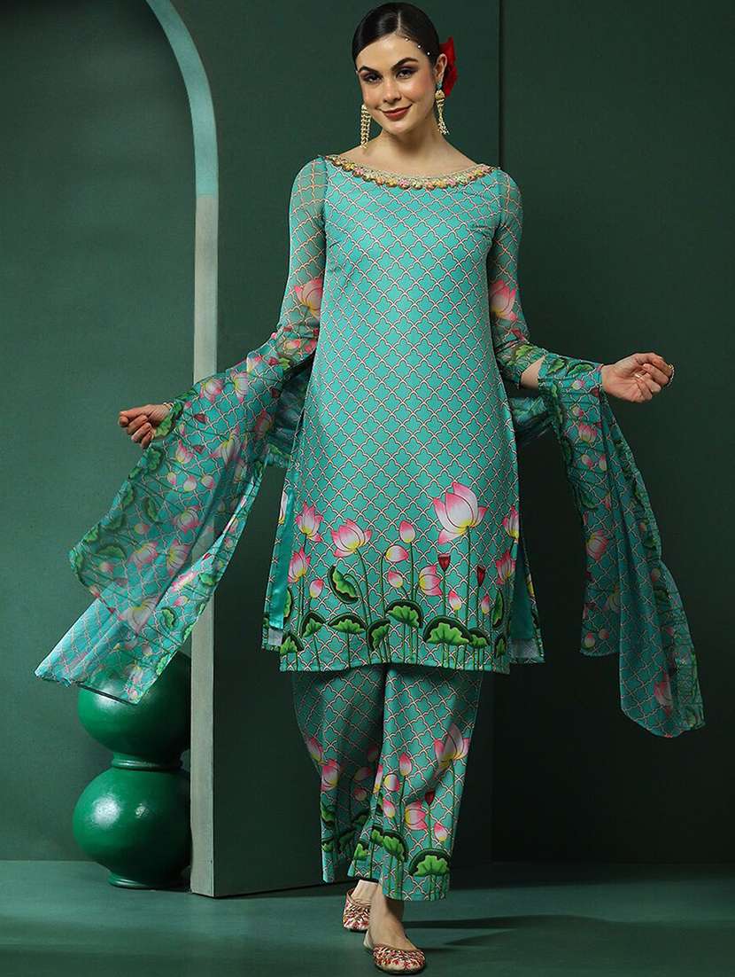 women printed three quarter sleeves kurta pant set with dupatta