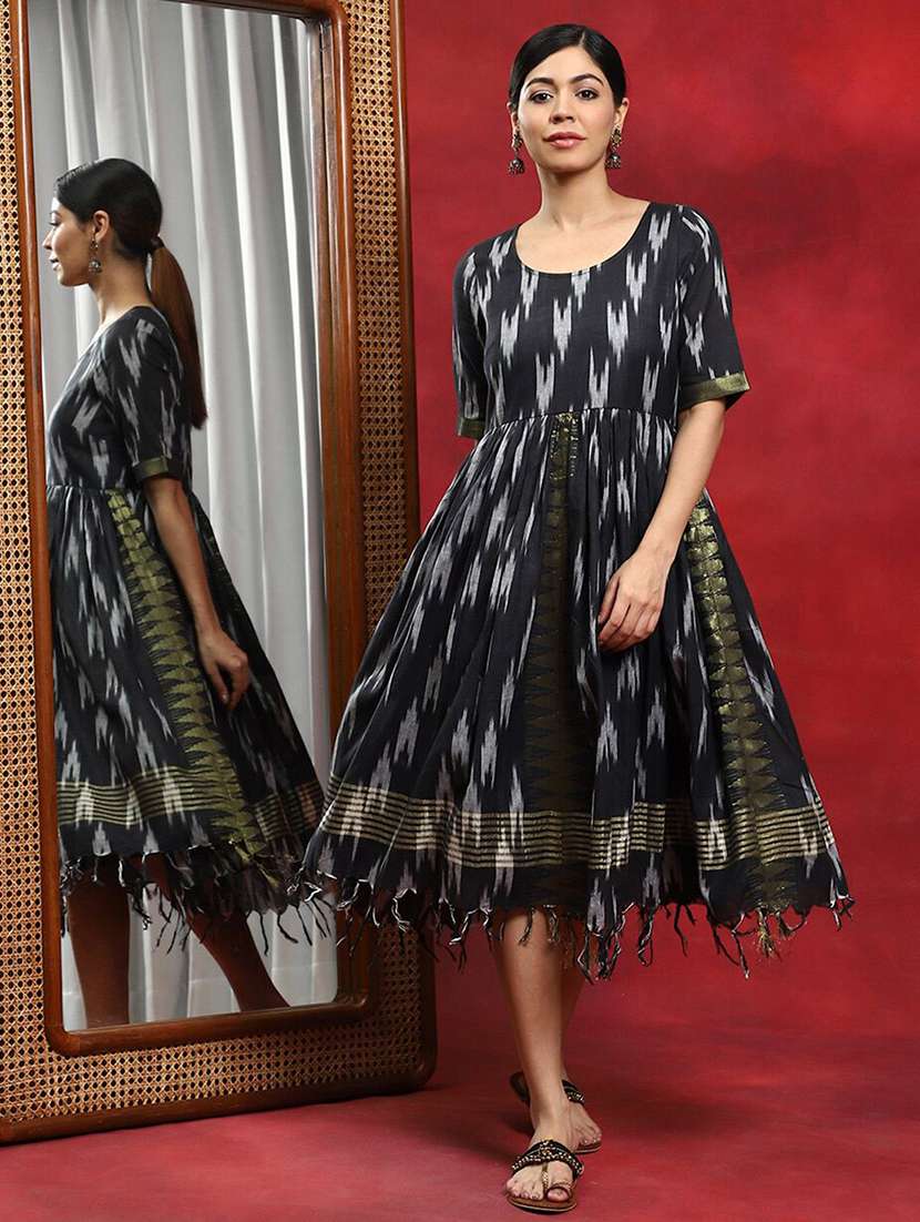women printed short sleeves fit and flare dress