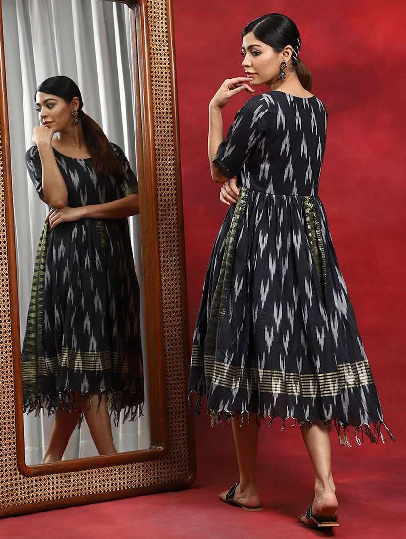 women printed short sleeves fit and flare dress - 22603753 -  Standard Image - 3