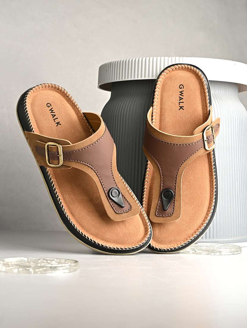 men colourblocked toe separator sandal