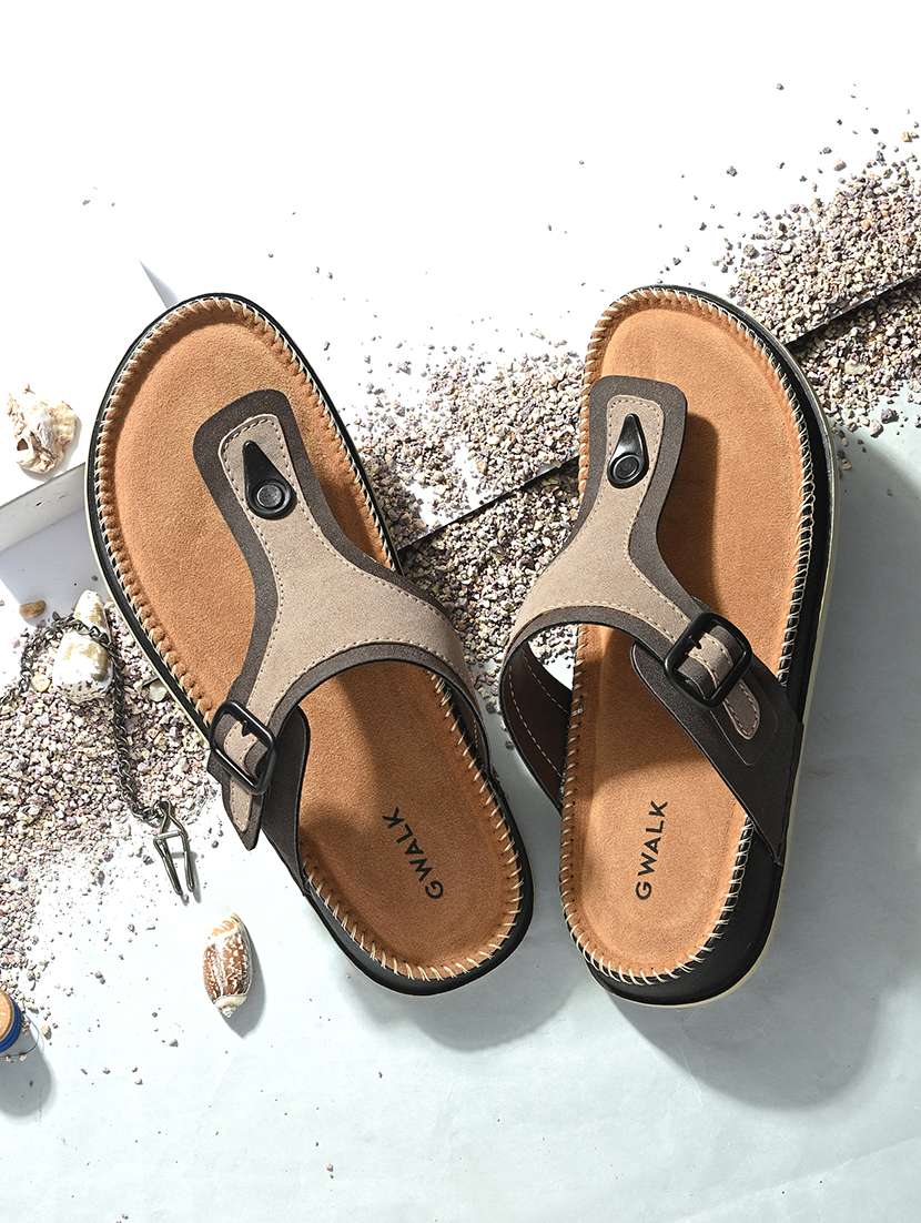 men colourblocked toe separator sandal
