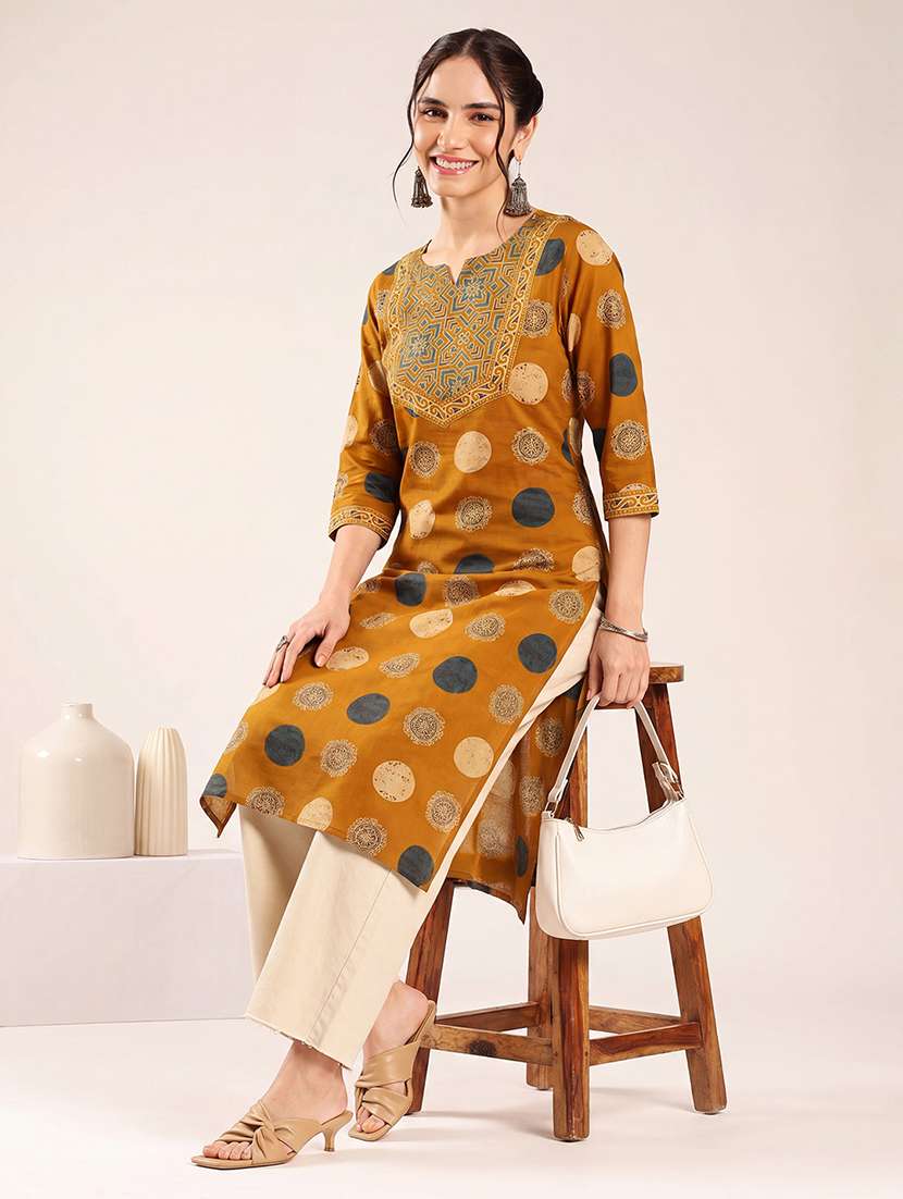 women printed three quarter sleeve straight kurta