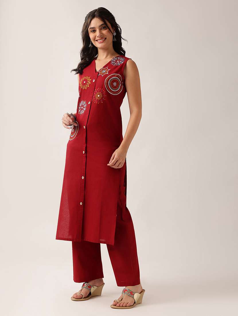 Women Embroidered Sleeveless Kurta Pant Set - 22604063 -  Standard Image - 3