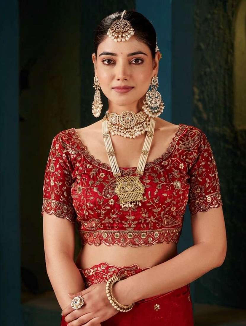 women solid with work embroidered saree with blouse - 22604806 -  Standard Image - 3