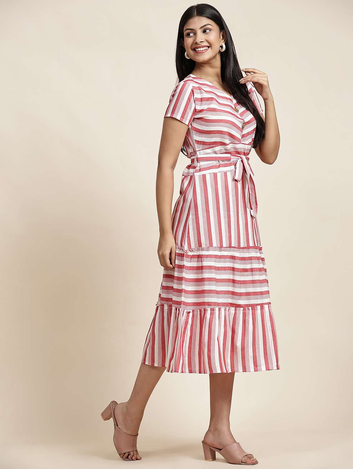 women printed short sleeves tiered dress - 22604897 -  Standard Image - 3