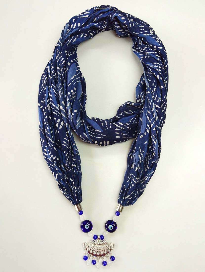 women printed scarf with necklace