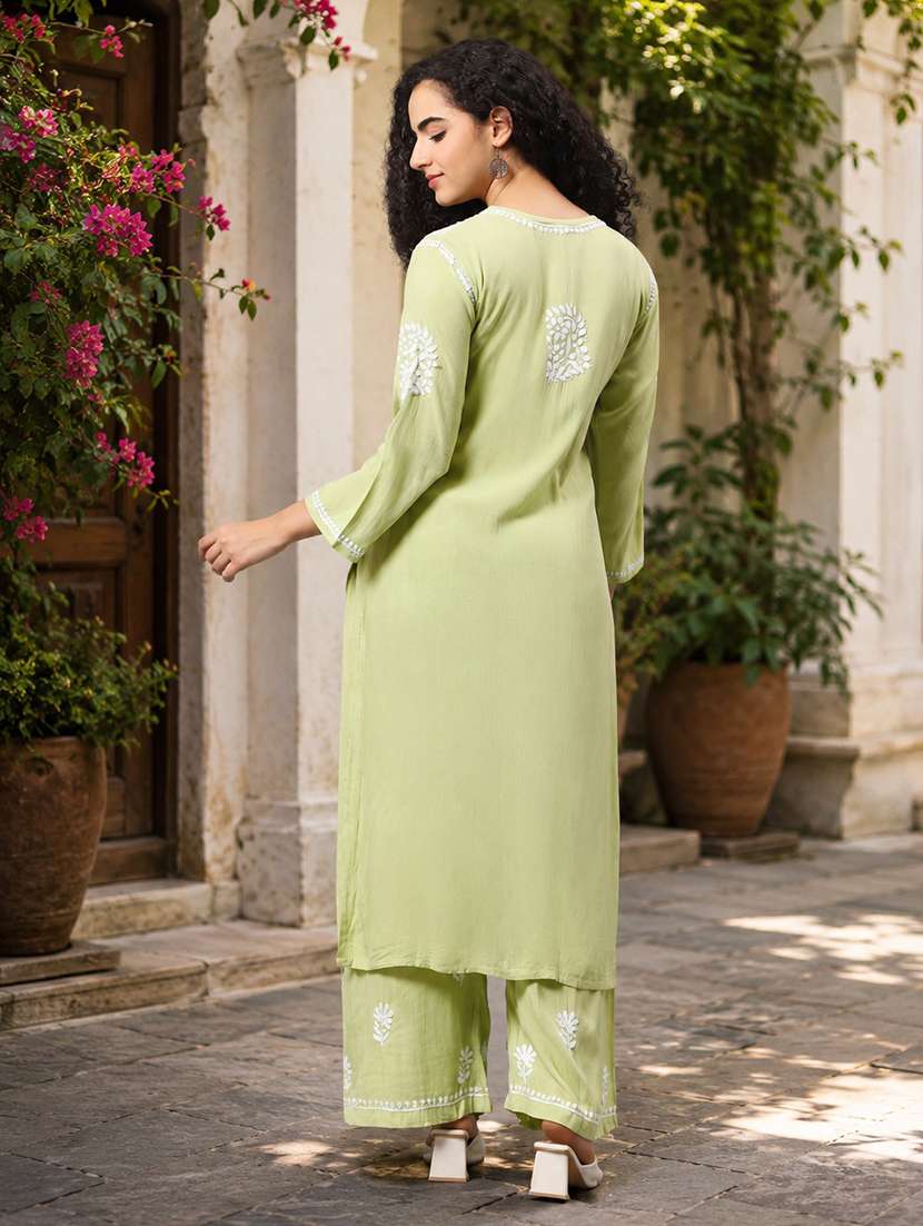 Women Embroidered Three Quarter Sleeves Kurta Pant Set - 22604931 -  Standard Image - 3