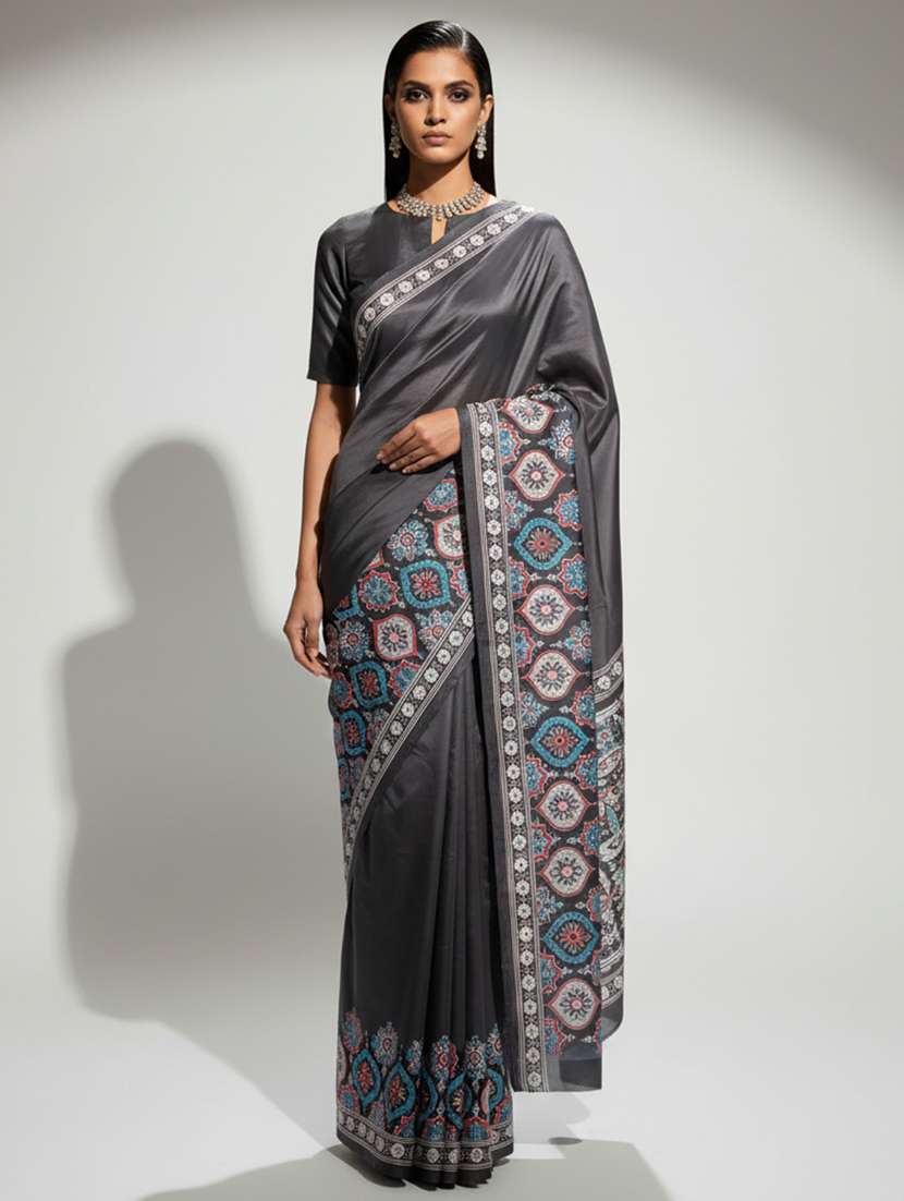 women printed casual wear saree with blouse