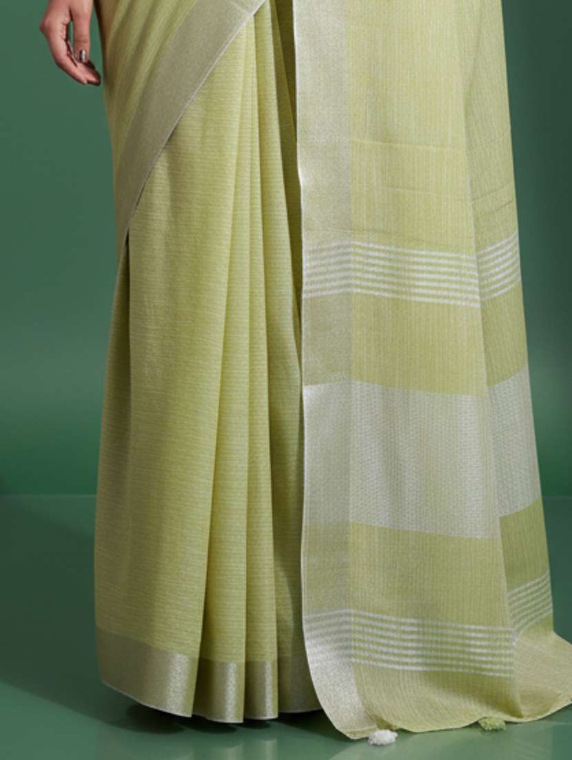 women solid bordered saree with blouse - 22606385 -  Standard Image - 3