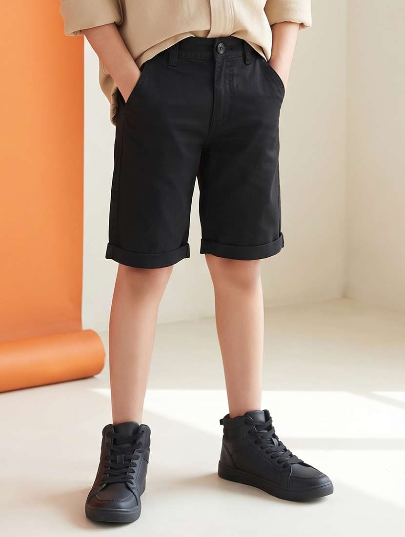 boys solid mid rise regular fit shorts