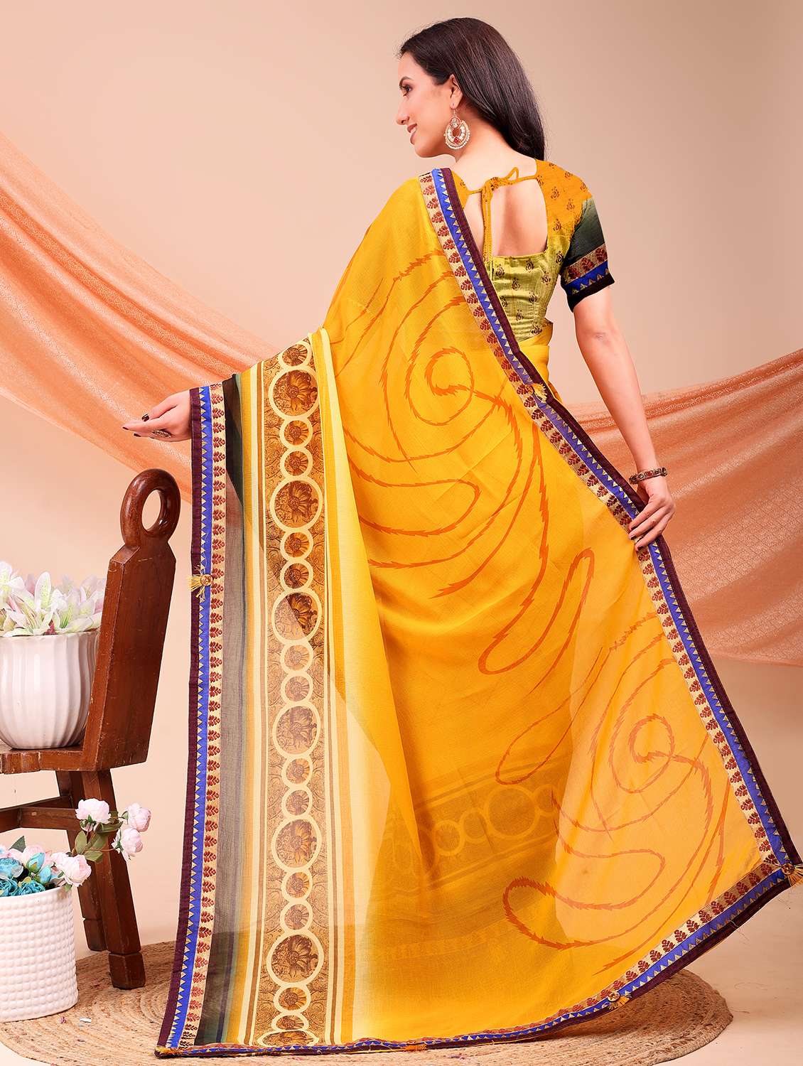 Women Printed Casual Wear Saree With Blouse - 22606772 -  Standard Image - 3