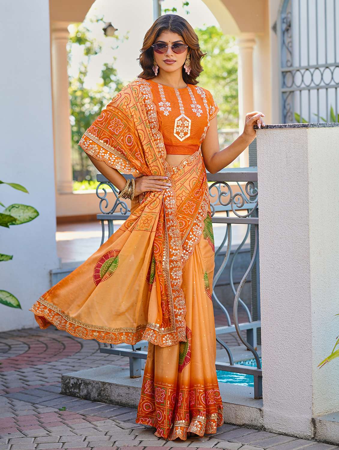 Women Bandhani Printed Saree With Blouse - 22606790 -  Standard Image - 3