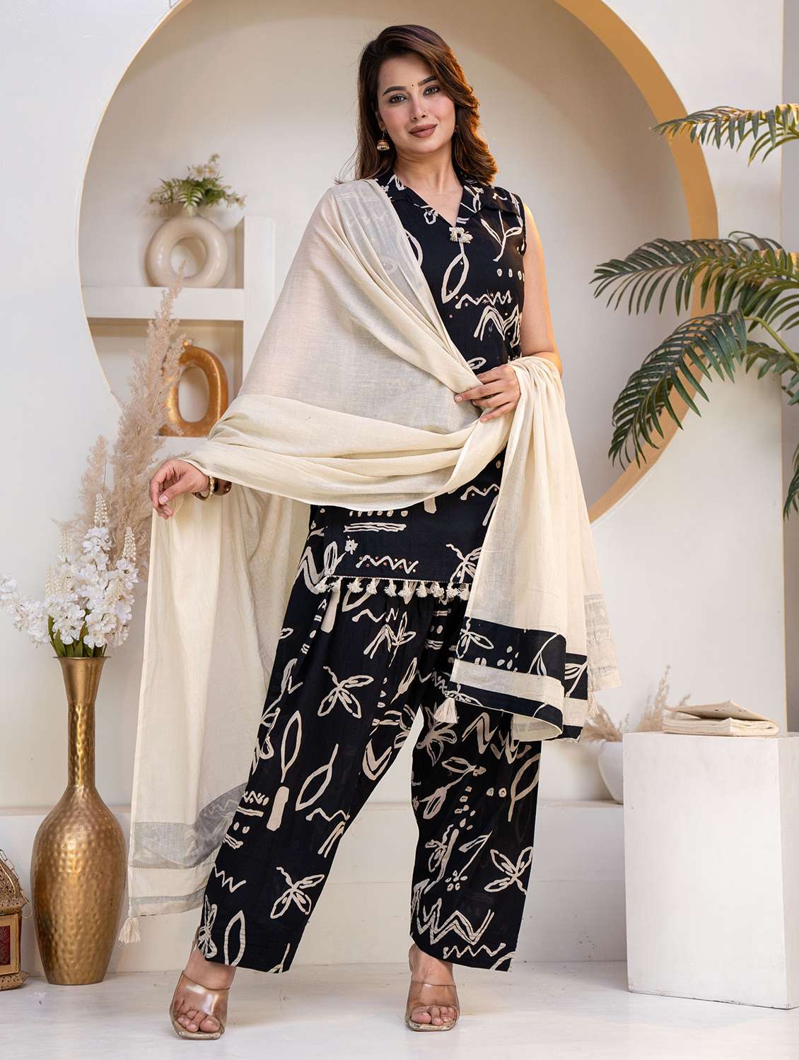 women printed sleeveless kurta salwar set with dupatta - 22608769 -  Standard Image - 5