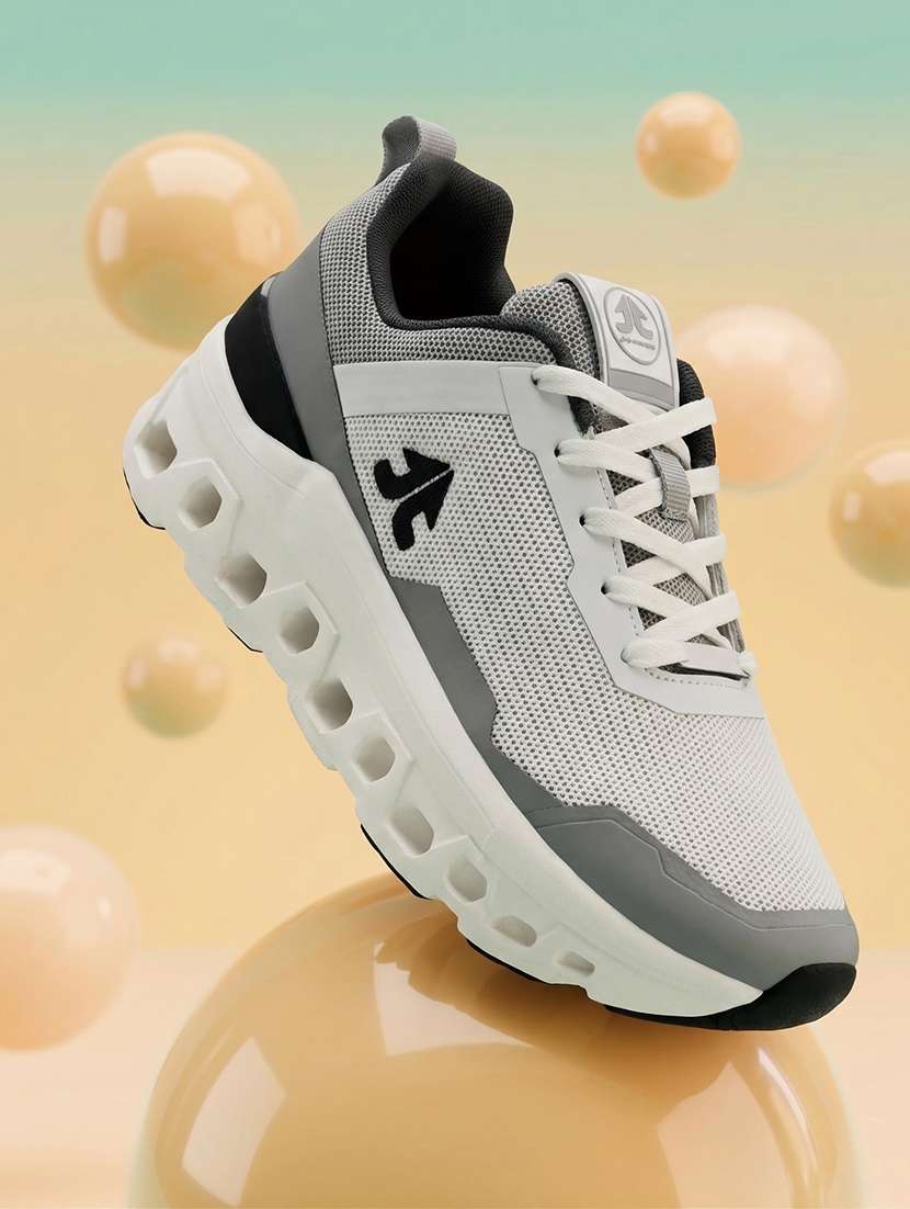 men textured lace up sports shoes