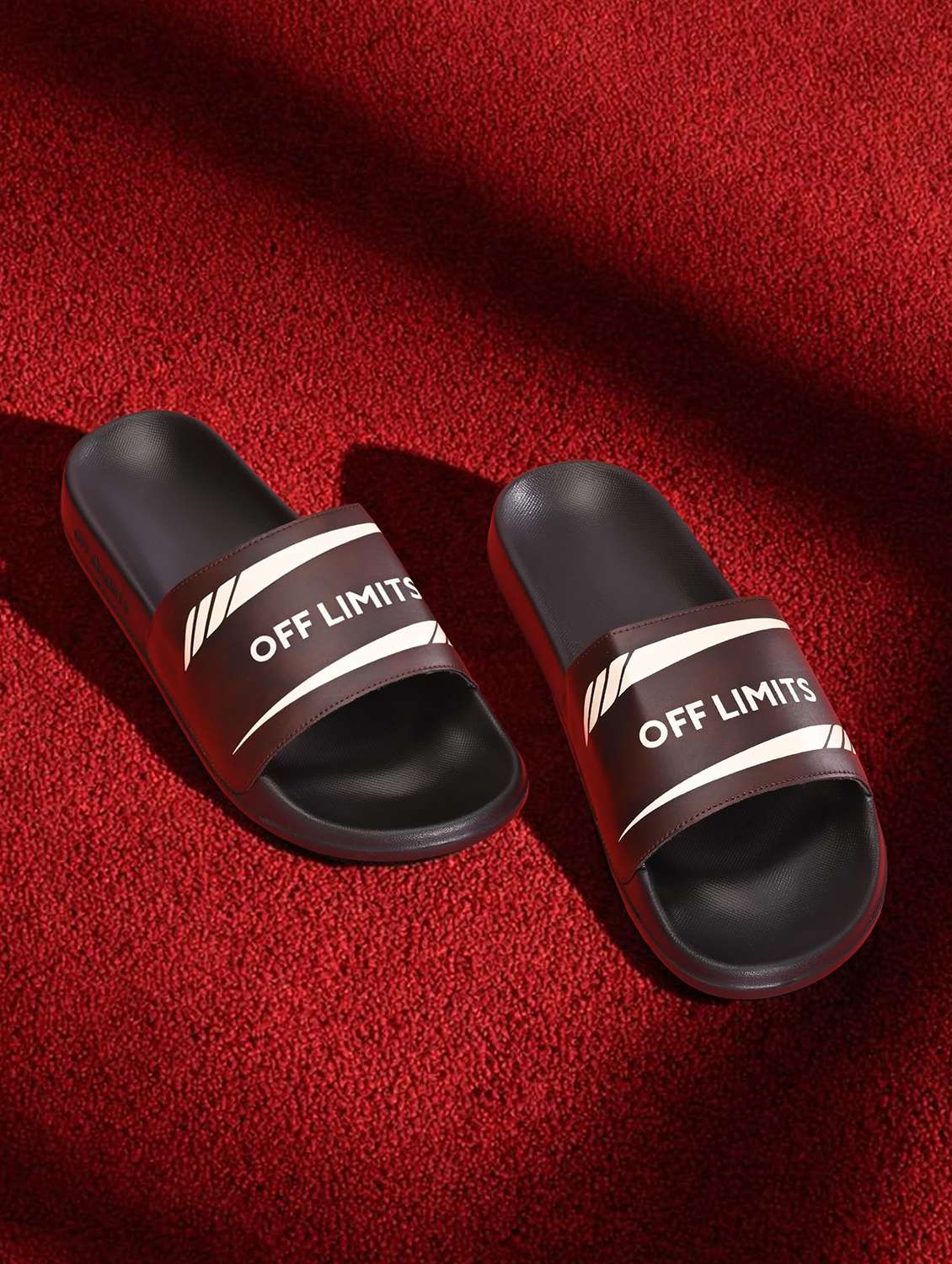 men printed slip on slider