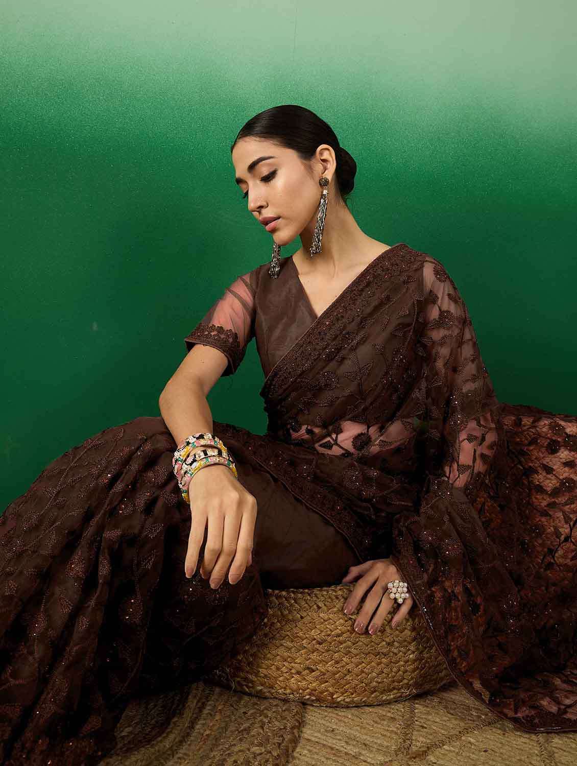 Women Solid With Work Embroidered Saree With Blouse - 22610082 -  Standard Image - 5