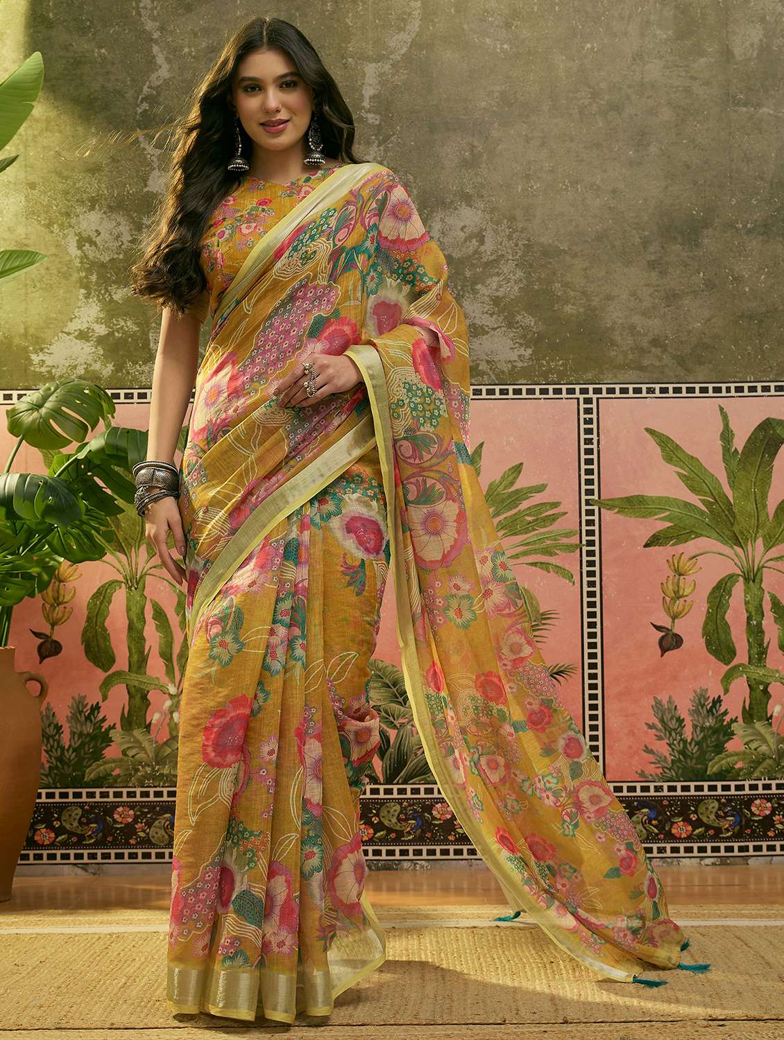 women printed casual wear saree with blouse