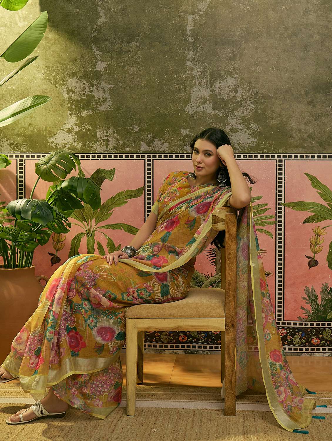 women printed casual wear saree with blouse - 22610089 -  Standard Image - 5