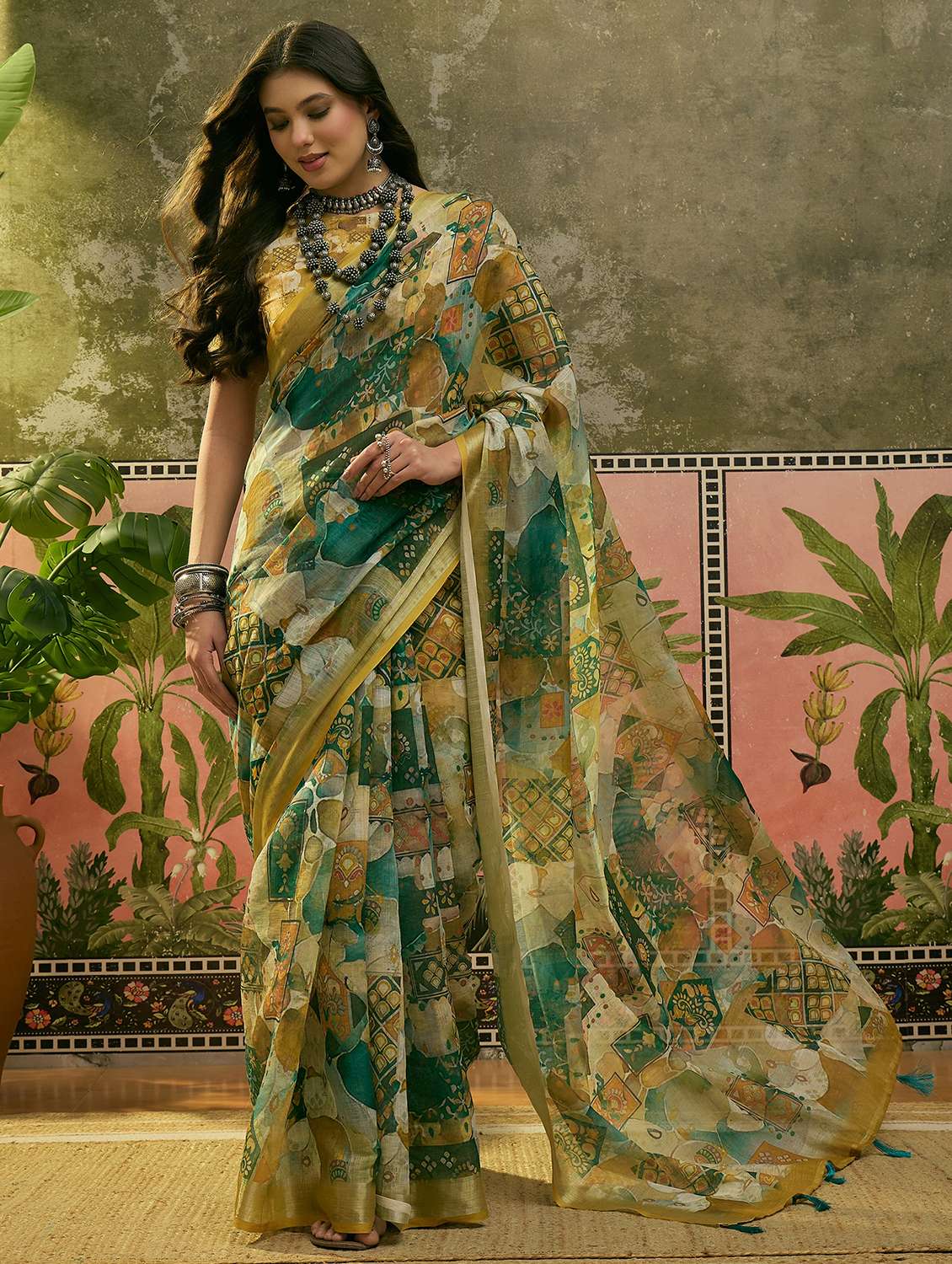women printed casual wear saree with blouse