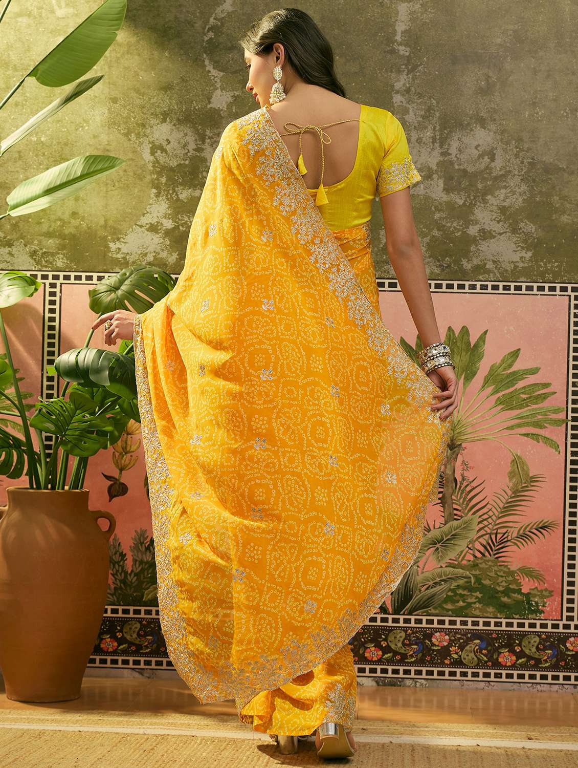 women bandhani printed saree with blouse - 22610113 -  Standard Image - 3