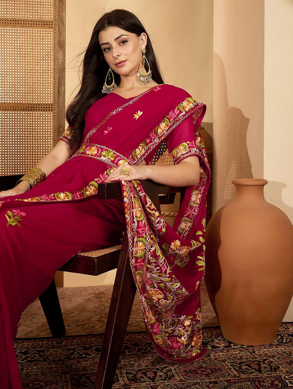 Women Solid With Work Embroidered Saree With Blouse - 22610115 -  Standard Image - 5