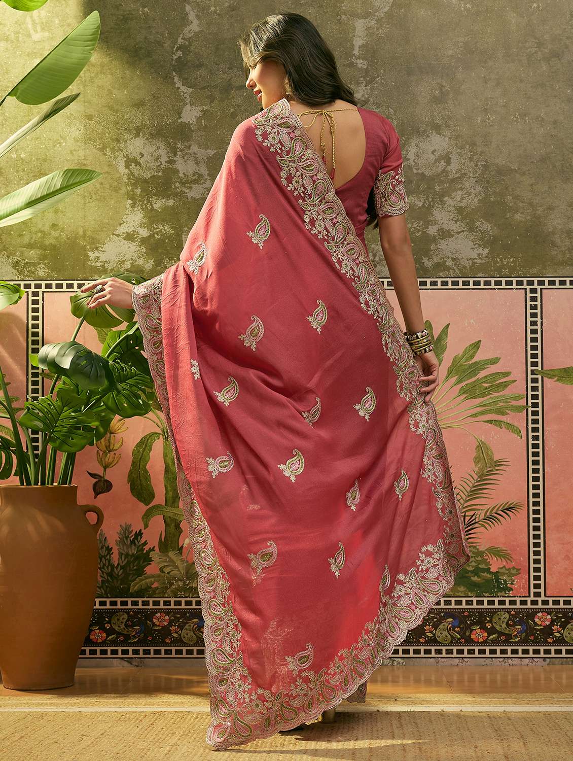 Women Solid With Work Embroidered Saree With Blouse - 22610129 -  Standard Image - 3
