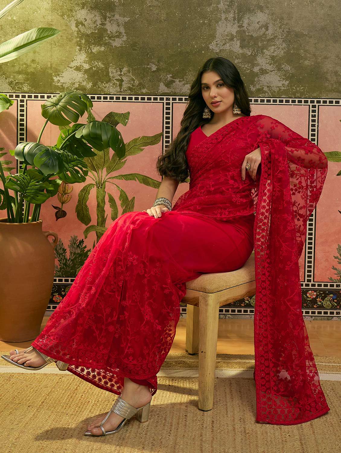 Women Solid With Work Embroidered Saree With Blouse - 22610145 -  Standard Image - 5