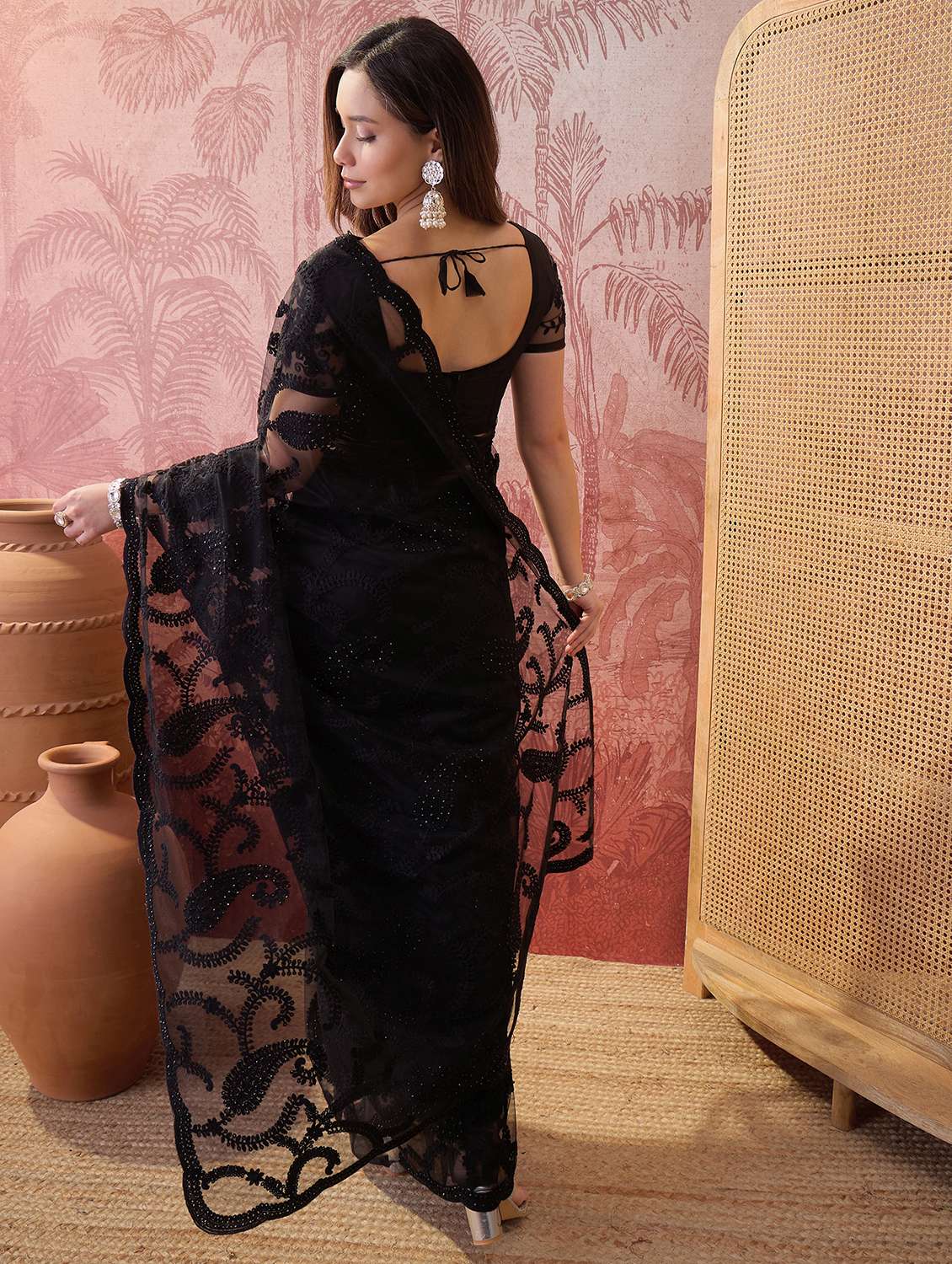Women Solid With Work Embroidered Saree With Blouse - 22610150 -  Standard Image - 3