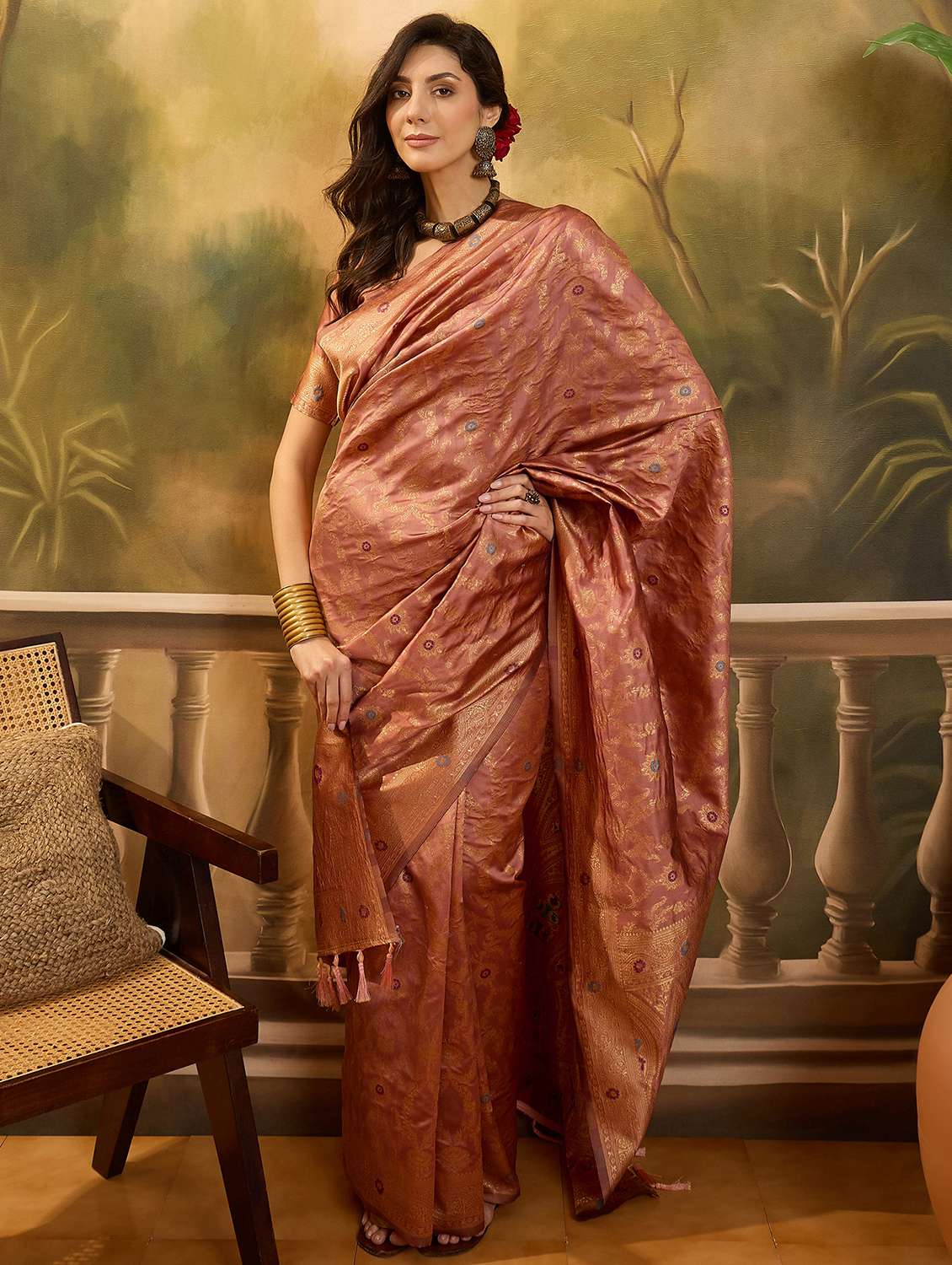 women self design banarasi saree with blouse