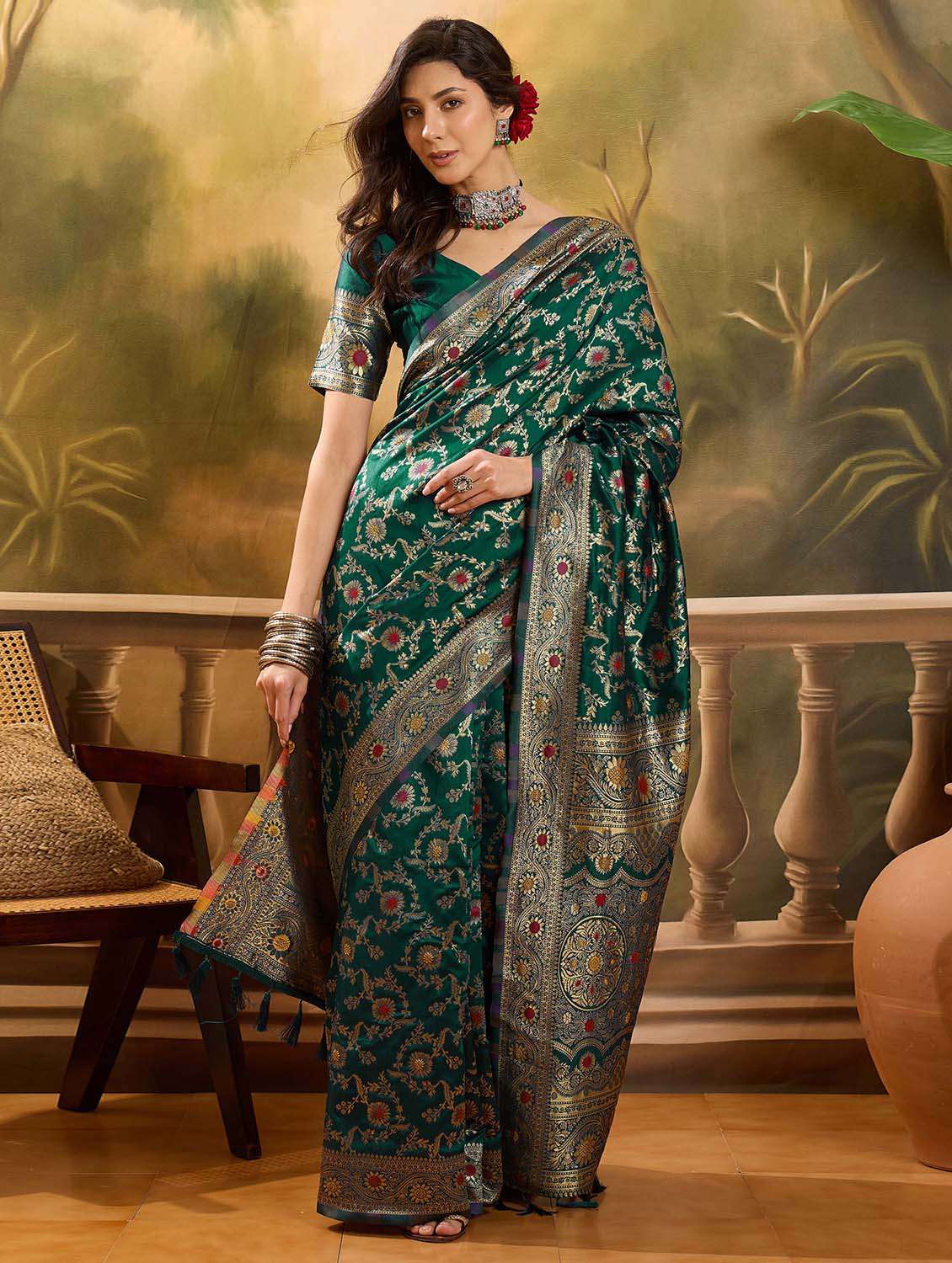 women self design banarasi saree with blouse