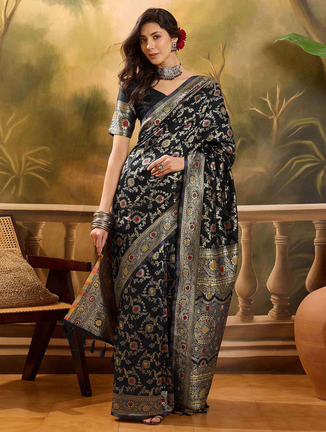 women self design banarasi saree with blouse