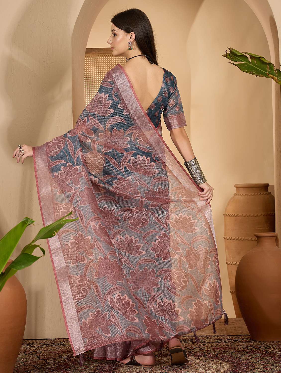women printed casual wear saree with blouse - 22610185 -  Standard Image - 3